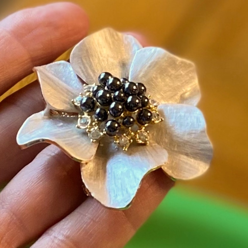 Elegant LP Enamel and Gold Tone Beads and Rhinestones Floral Brooch/Neck Pendant